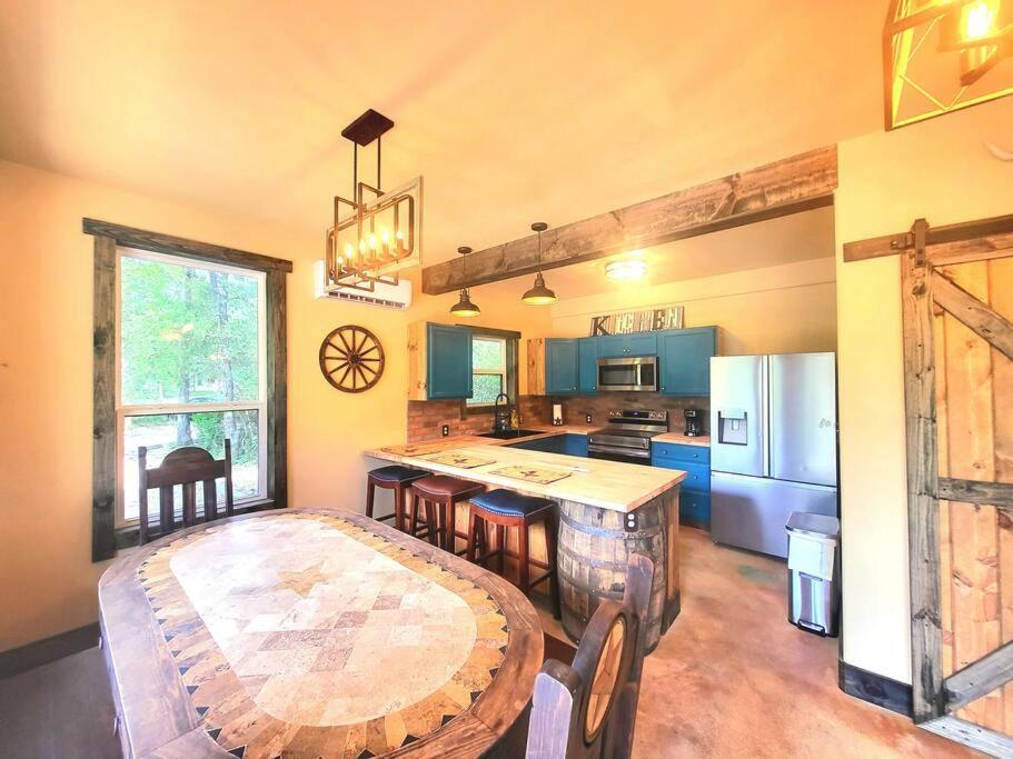 Waterfront Houston Hide Out In A Magical Forest Waller Εξωτερικό φωτογραφία